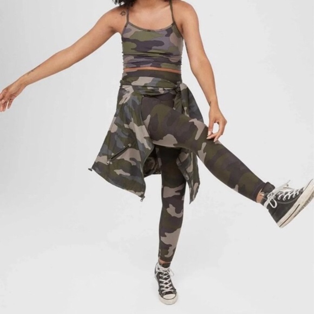 Hi-Rise, Short Inseam 7/8 Real Me Offline Leggings